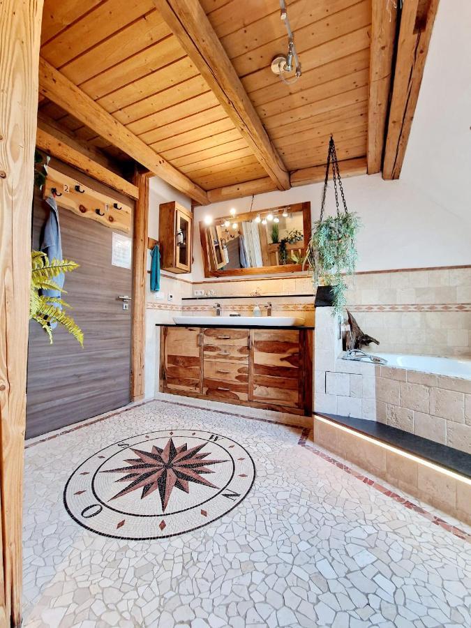 Wood & Stone Lodge 1 Донауэшинген Экстерьер фото